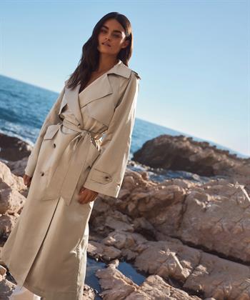 Beaumont silky trenchcoat Monica