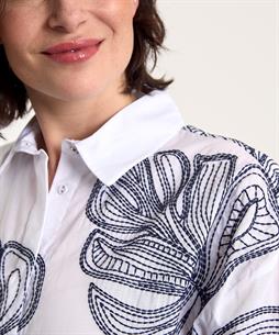Caroline Biss blouse borduursel