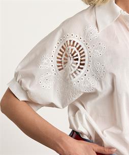 Caroline Biss blouse broderie