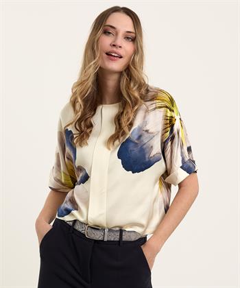 Caroline Biss silky blouse big flower