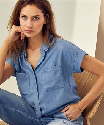 Emotions soft denim blouse met knoop