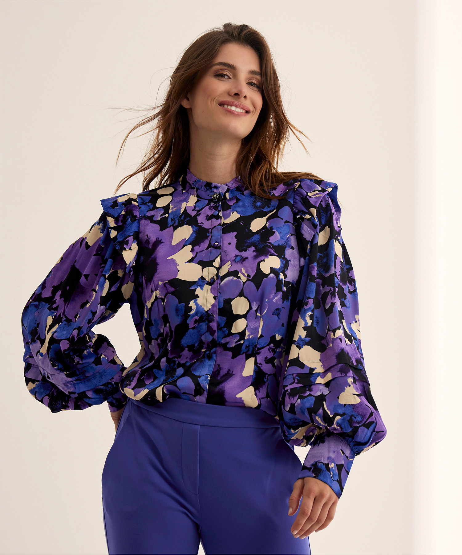 Fabienne Chapot silky blouse bloemenprint Philo | BeOne