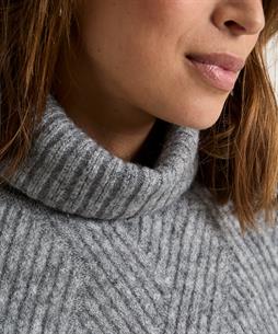 Giulia e Tu wolmix coltrui V-patroon