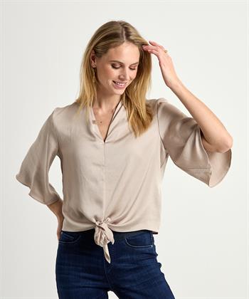 Joseph Ribkoff silky blouse knoop