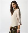 Joseph Ribkoff silky blouse strass mouw