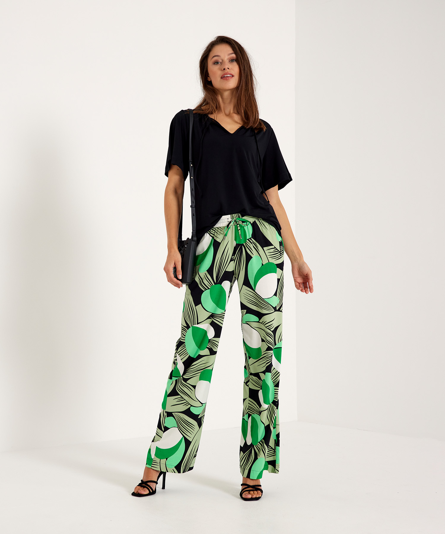 KYRA broek modern flower Bibianna BeOne