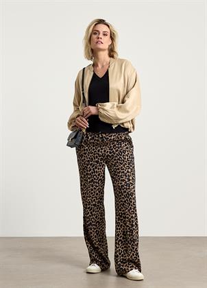 Look 027J