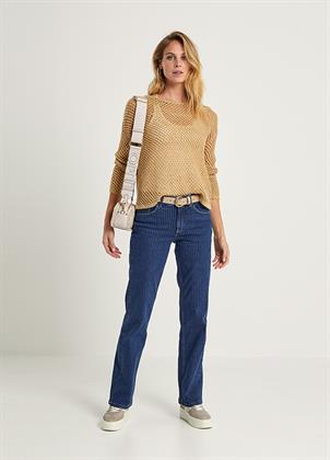 Look 048P