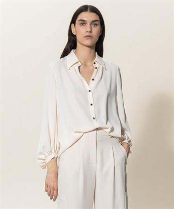 Luisa Cerano blouse zijde crêpe contrastknoopje