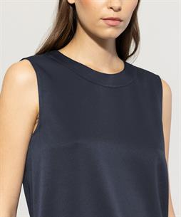 Luisa Cerano mouwloze silky top