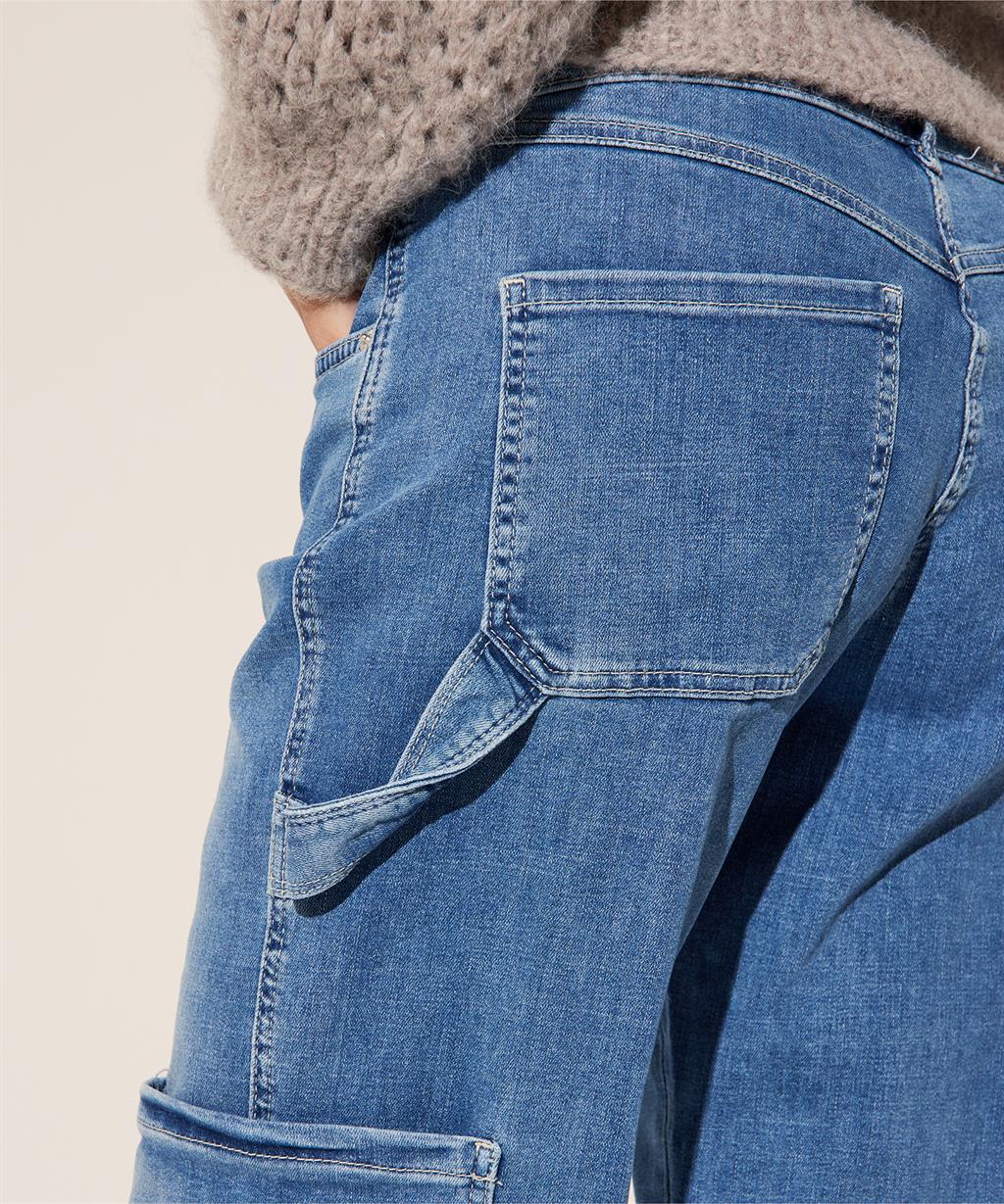 Jeans worker sales
