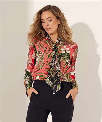 Marc Cain blouse Chinese bladprint
