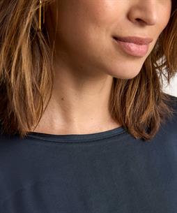 No Man's Land silky top