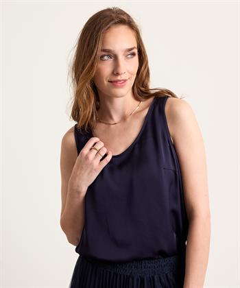 OUI silky mouwloze blouse