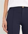 Rosner broek deelnaad Alisa