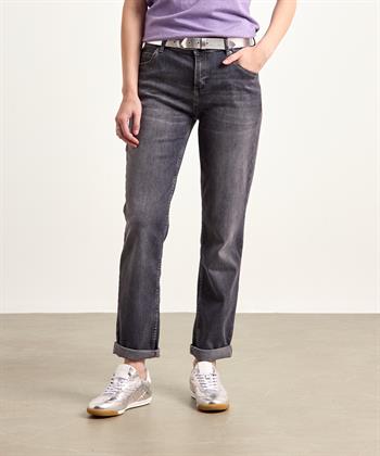 Rosner loose fit jeans Masha Girlfriend