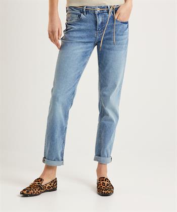 Rosner loose fit jeans met ceintuur Masha