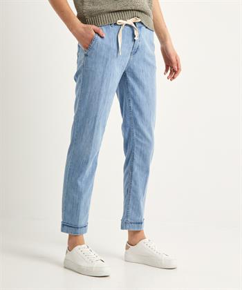 Rosner soft denim jeans met ceintuur May