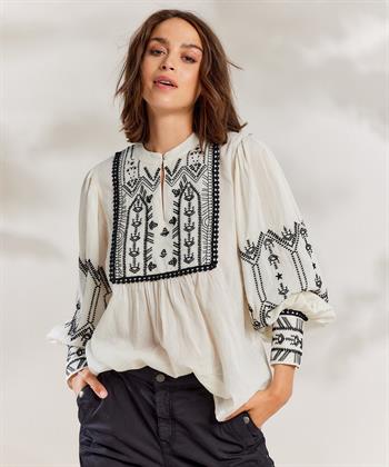 Summum blouse embroidery