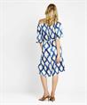Summum silky off-shoulder jurk maxi ikat