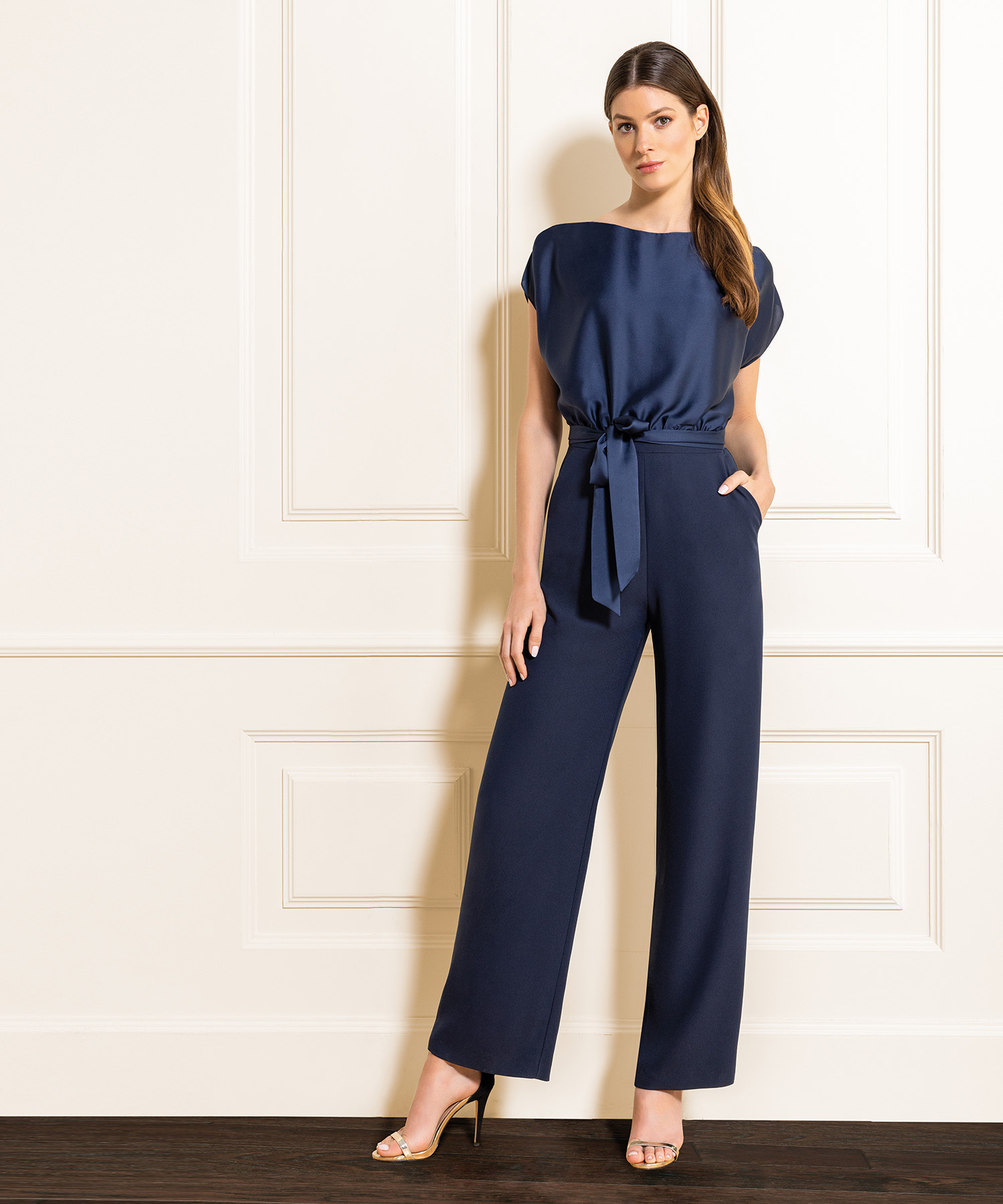 Swing jumpsuit satijn strikceintuur |